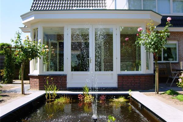 Aanbouw houten kozijnen